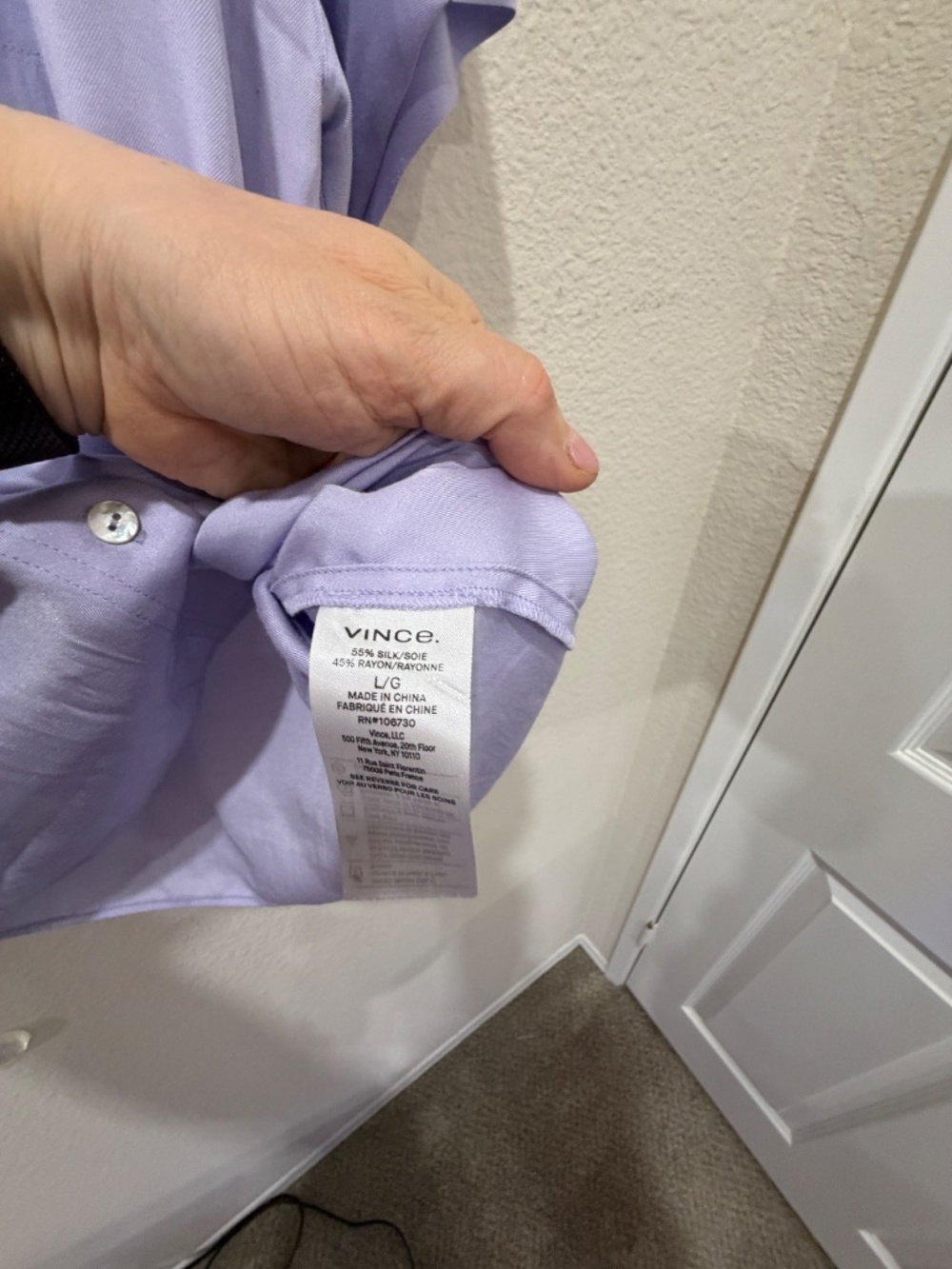 Ladies Vince Blouse Lavendar size Large-Like New - Picture 3 of 3